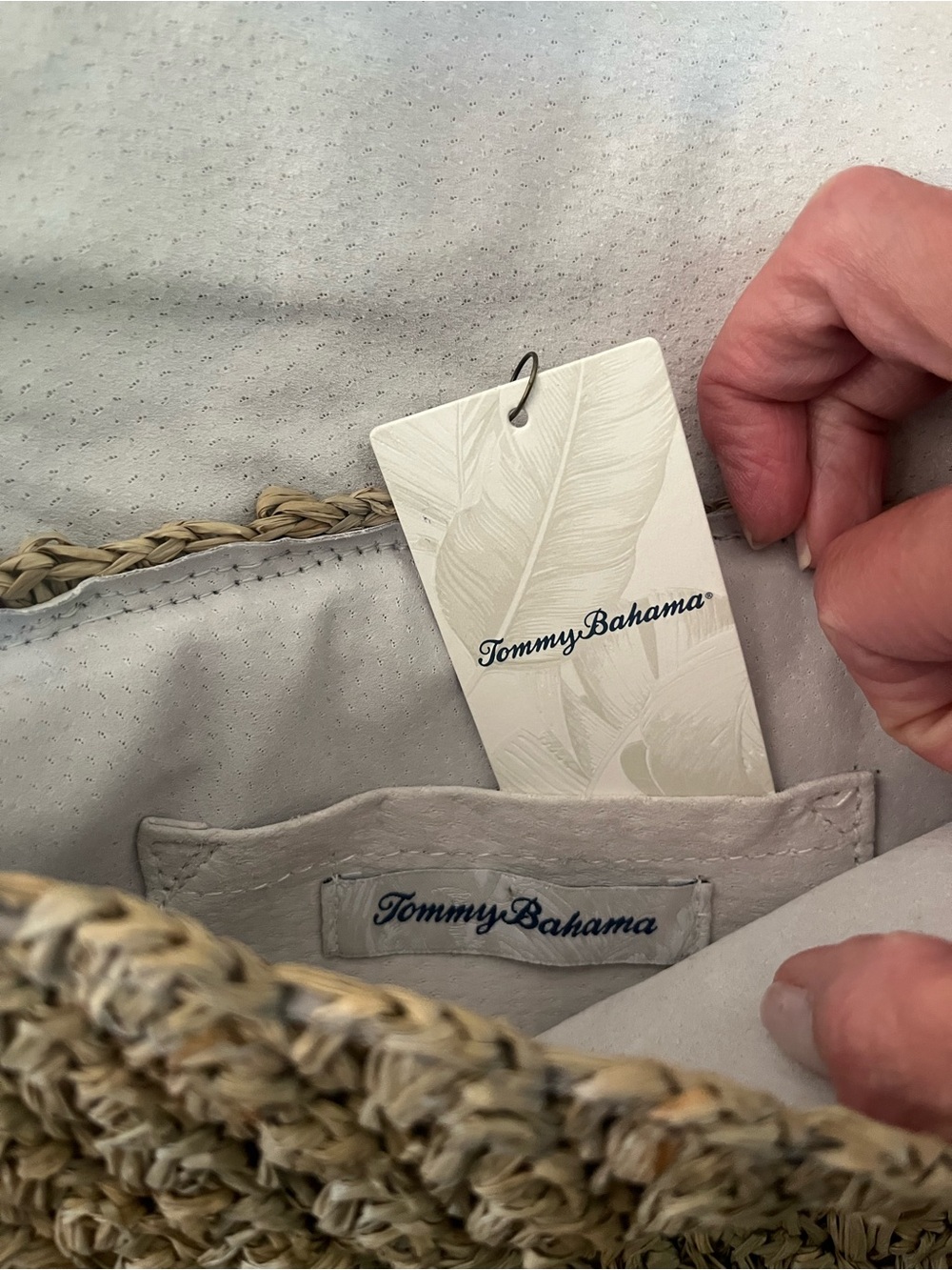 Tommy Bahama Straw Raffia Fold Over Clutch Bag with Floral Shell Detail Trim - Picture 4 of 4